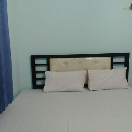 Oyo 90766 Gardenia Boarding House Hotel Пурвокерто Екстериор снимка