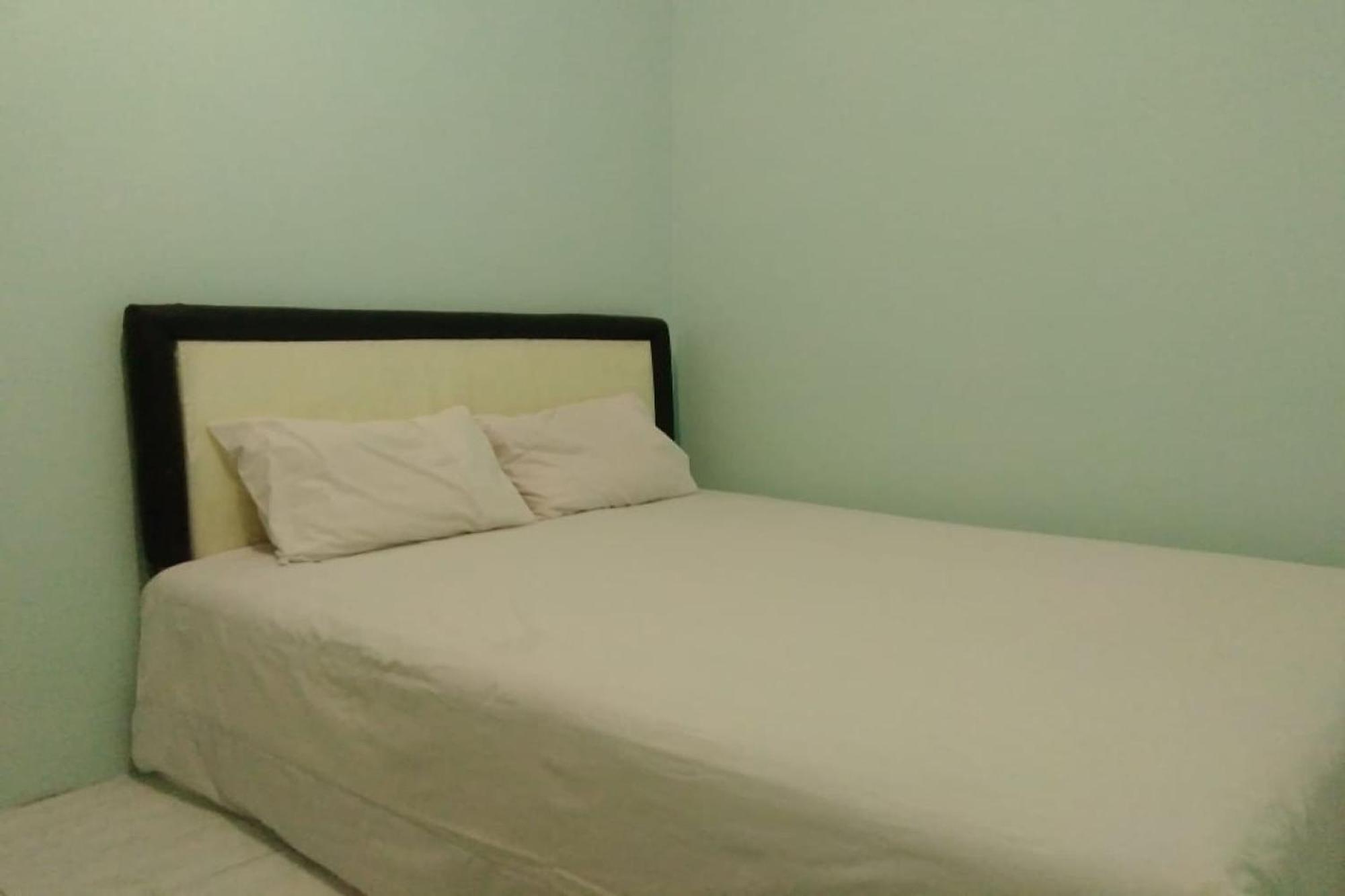 Oyo 90766 Gardenia Boarding House Hotel Пурвокерто Екстериор снимка