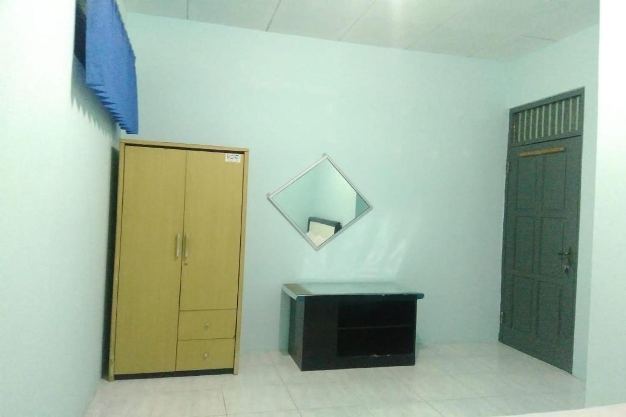 Oyo 90766 Gardenia Boarding House Hotel Пурвокерто Екстериор снимка